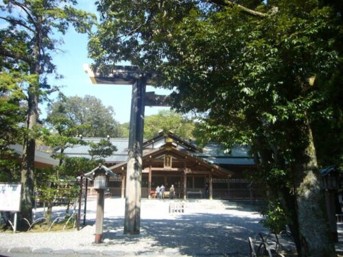 猿田彦神社　鳥居前