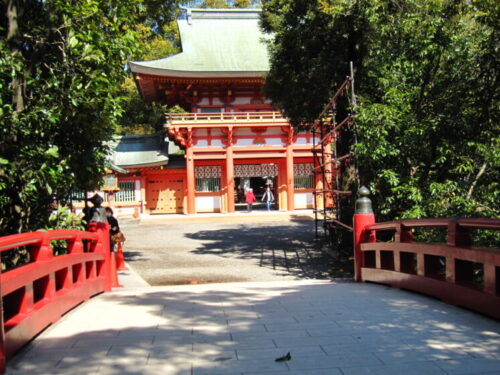 氷川神社境内　本殿前の橋